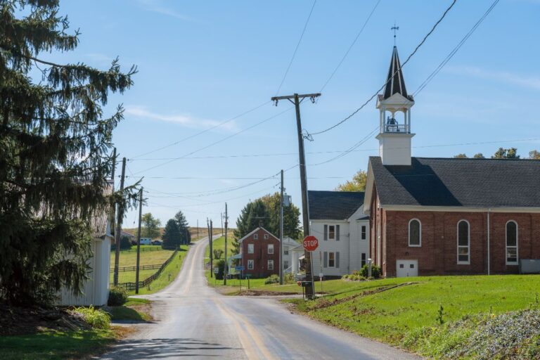 Tiny towns in Minnesota. Did you know there's a town with a population of just 5 people? Discover the charm of Minnesota's tiniest towns!