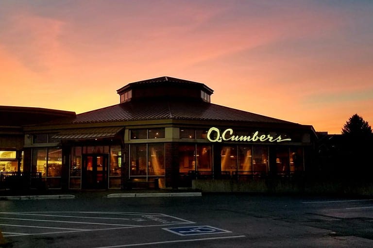 Q. Cumbers at sunset. You HAVE to see this 50-foot salad bar to believe it! Q. Cumbers in Edina, Minnesota is a must-visit for fresh, delicious food.