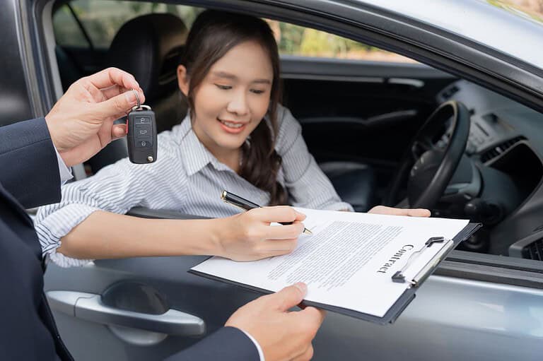 Minnesota woman renting a car. From maximizing memberships to booking small and dreaming big, we've got you covered with these savvy insider tips!