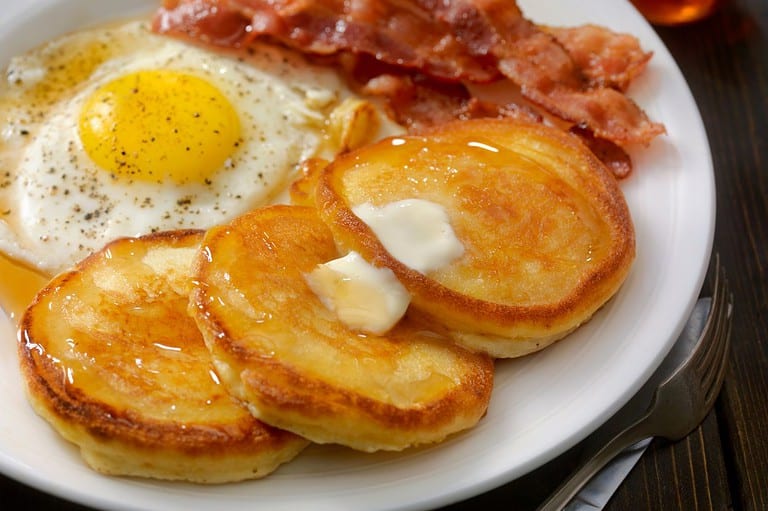 Step back in time at Ray's Diner, a Missouri treasure that's been serving up classic American fare since the 1930s! Yum!