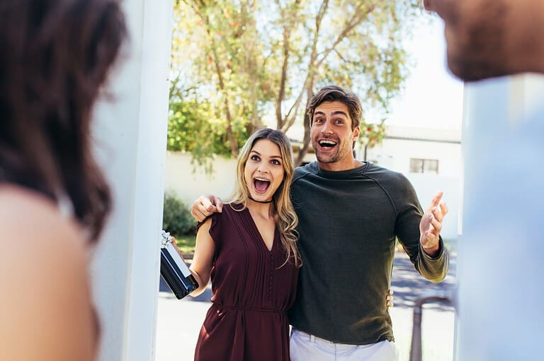 Annoying look couple arrives as houseguests. How long is too long? Discover the secret to being the ultimate houseguest without overstaying your welcome!